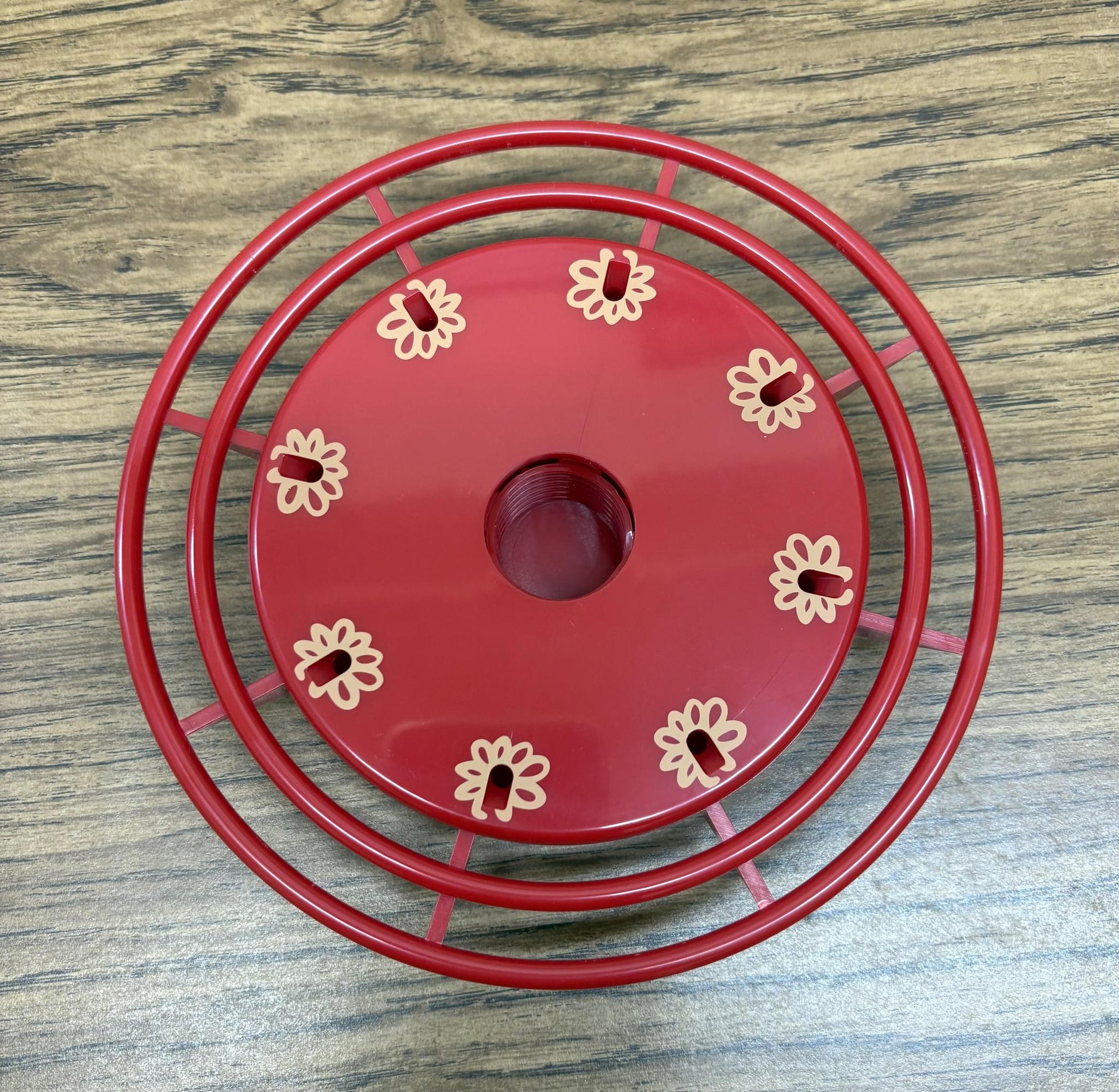 Humdinger Hummingbird feeder bases 2 sizes, 8 port for bottle neck and 10 port for mason jar sized opening.